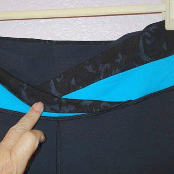 Lululemon GROOVE Crop Size 12 PANTS Luon WIDE LEG Mid Rise POCKET Cinch Cuff - Picture 3 of 12